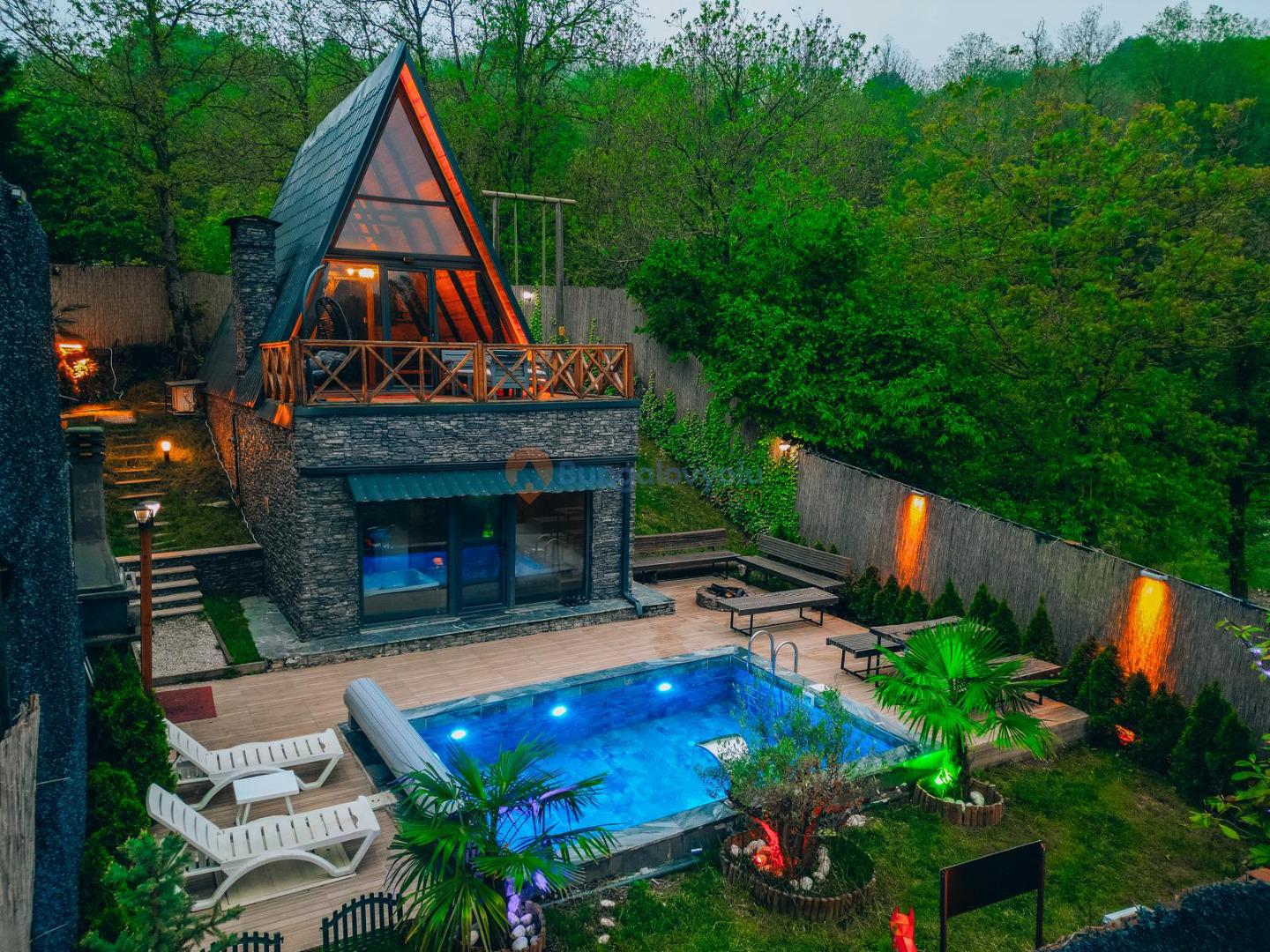 Bungalov Evi Havuz Yapımı